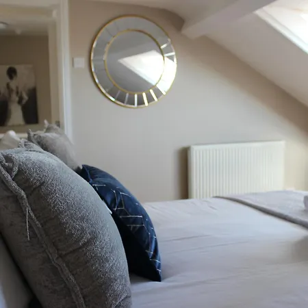 Apartmán York Place Beautiful 5 Bedrooms Sleeps 9 *