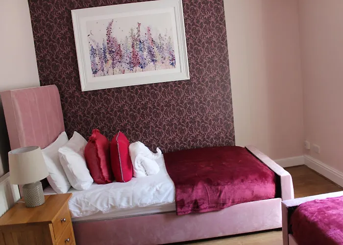 アパート York Place Beautiful 5 Bedrooms Sleeps 9 スカーバラ