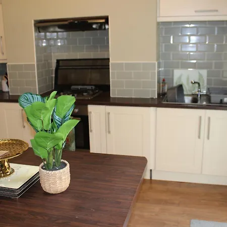 Daire York Place Beautiful 5 Bedrooms Sleeps 9 *