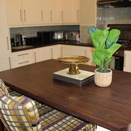 Daire York Place Beautiful 5 Bedrooms Sleeps 9